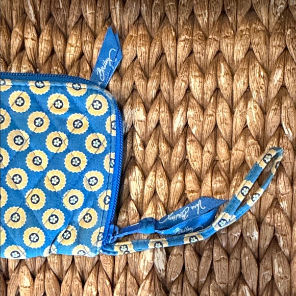 Retired Vera Bradley Teal and Yellow Floral Wristlet - Picture 5 of 7
